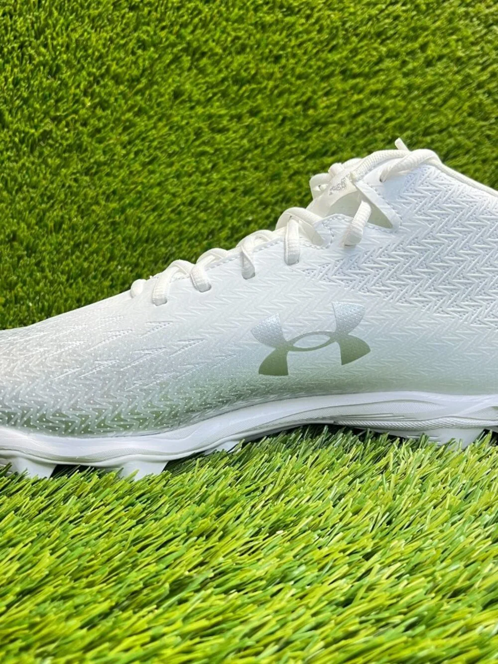 Under Armour Spotlight Fran RM 4.0 Mens Size 11.5 White‎ Running Football Cleats